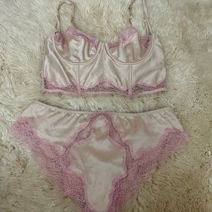 Victoria Secret intimates set!
